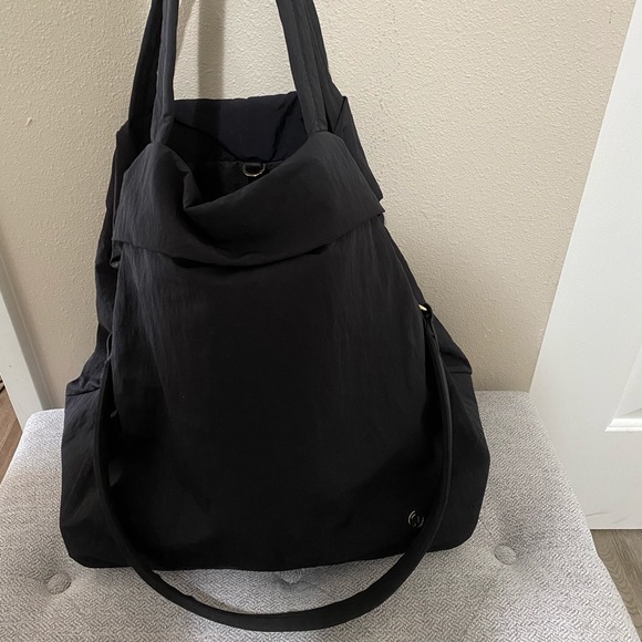 ❌SOLD❌ LULULEMON  “On My Level” Bag 30L - Picture 2 of 7